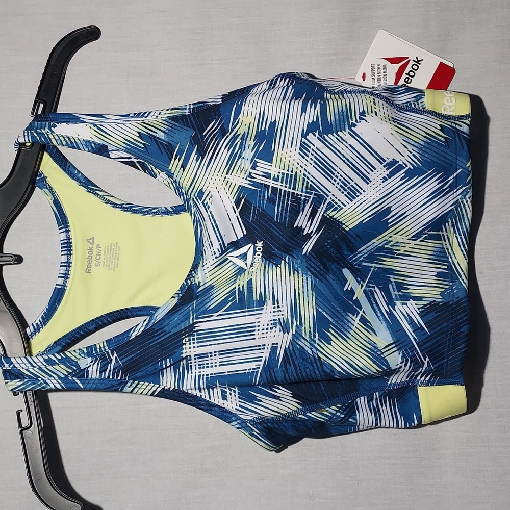 NWT Reebok Revolve sports bra size smallโ